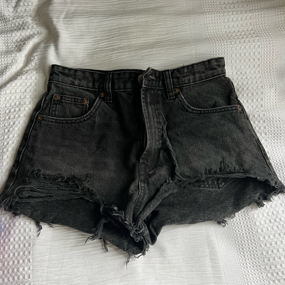 Zara Black Shorts sold on dèp0p